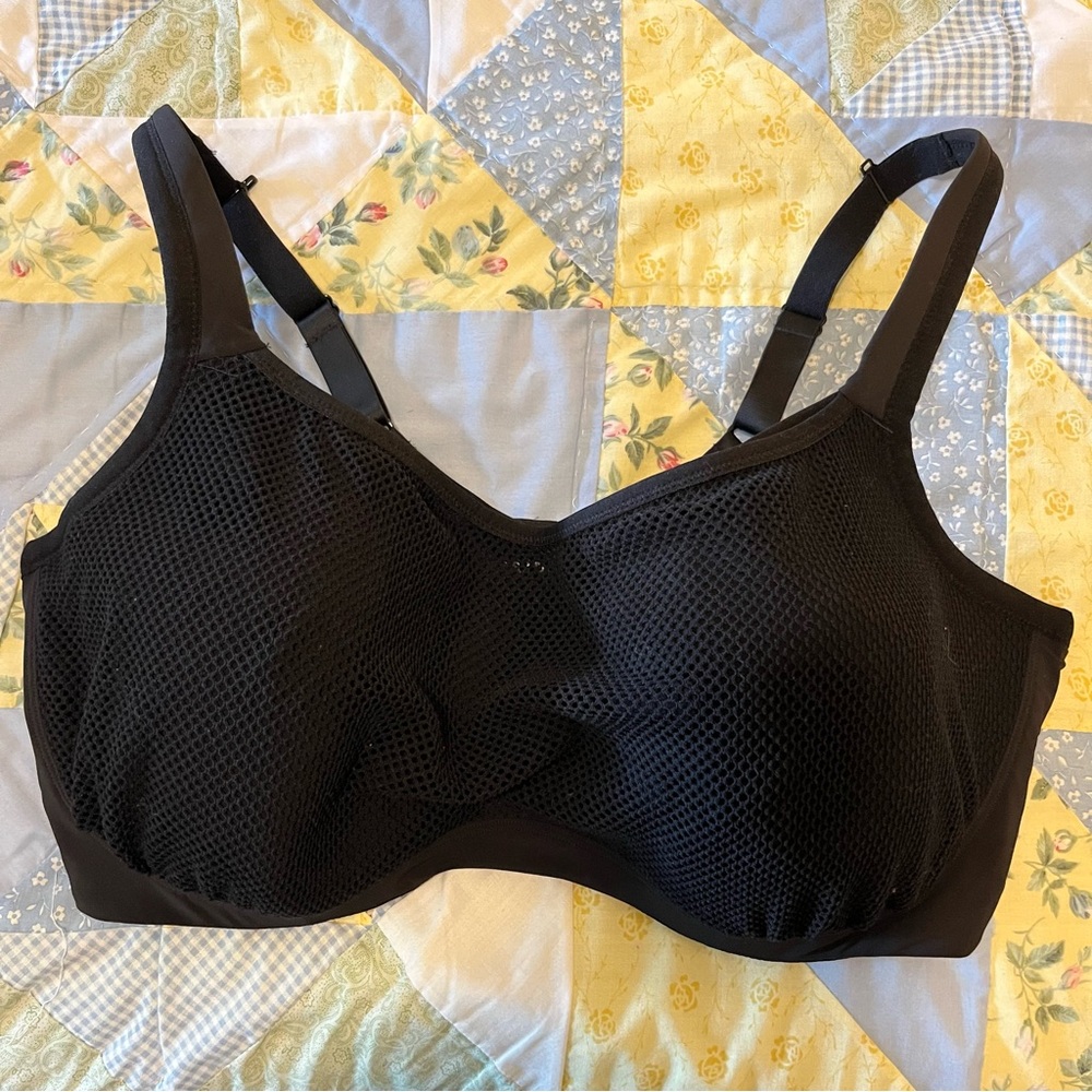 Torrid Active Women’s Sports Underwire Bra Size 46DDD Black Adjustable Straps